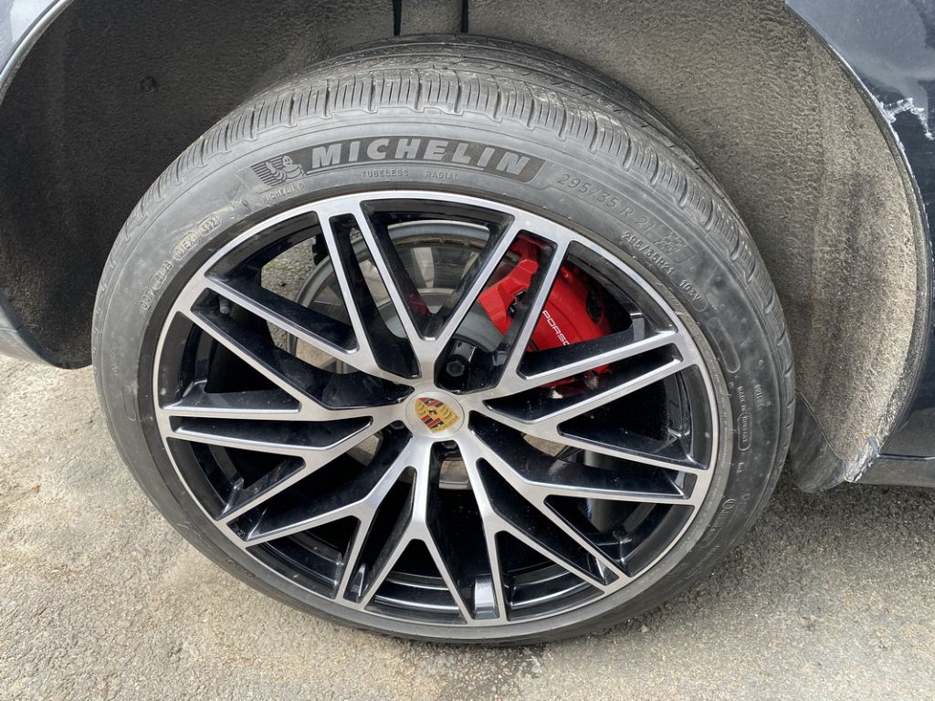 Фото Porsche Macan 216
